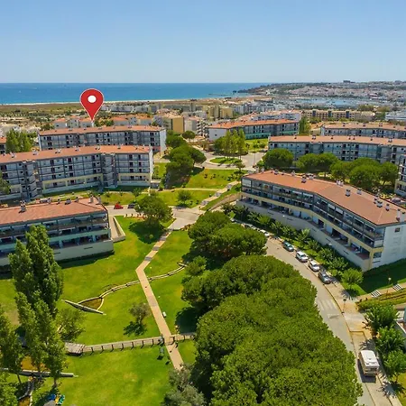 B46 - Marinapark With Seaview